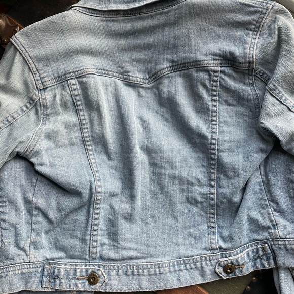 Cropped denim jean jacket - Picture 2 of 7